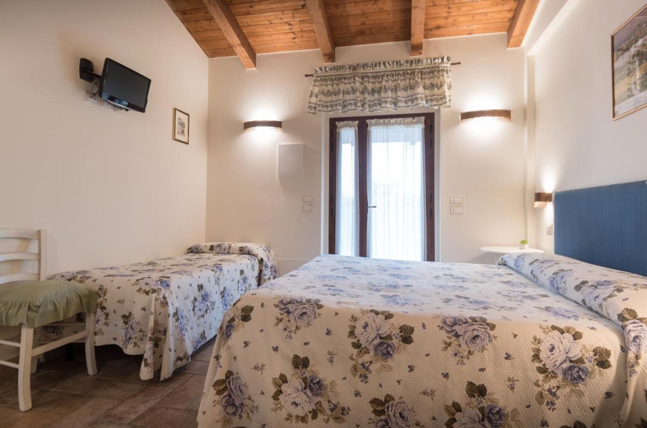 Rosa Di Assisi Acomodação com café da manhã Bastia Umbra Exterior foto