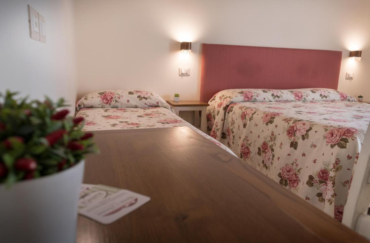Rosa Di Assisi Acomodação com café da manhã Bastia Umbra Exterior foto