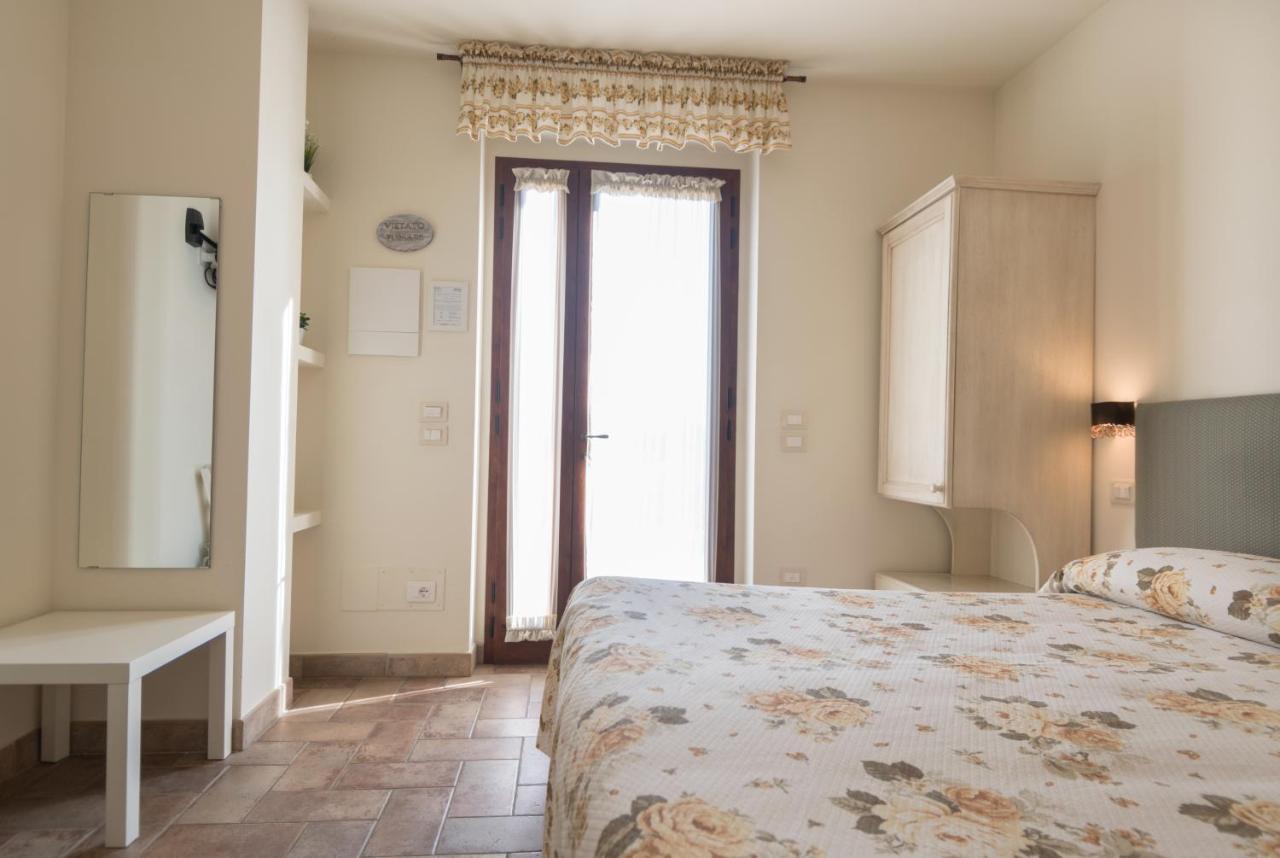 Rosa Di Assisi Acomodação com café da manhã Bastia Umbra Exterior foto