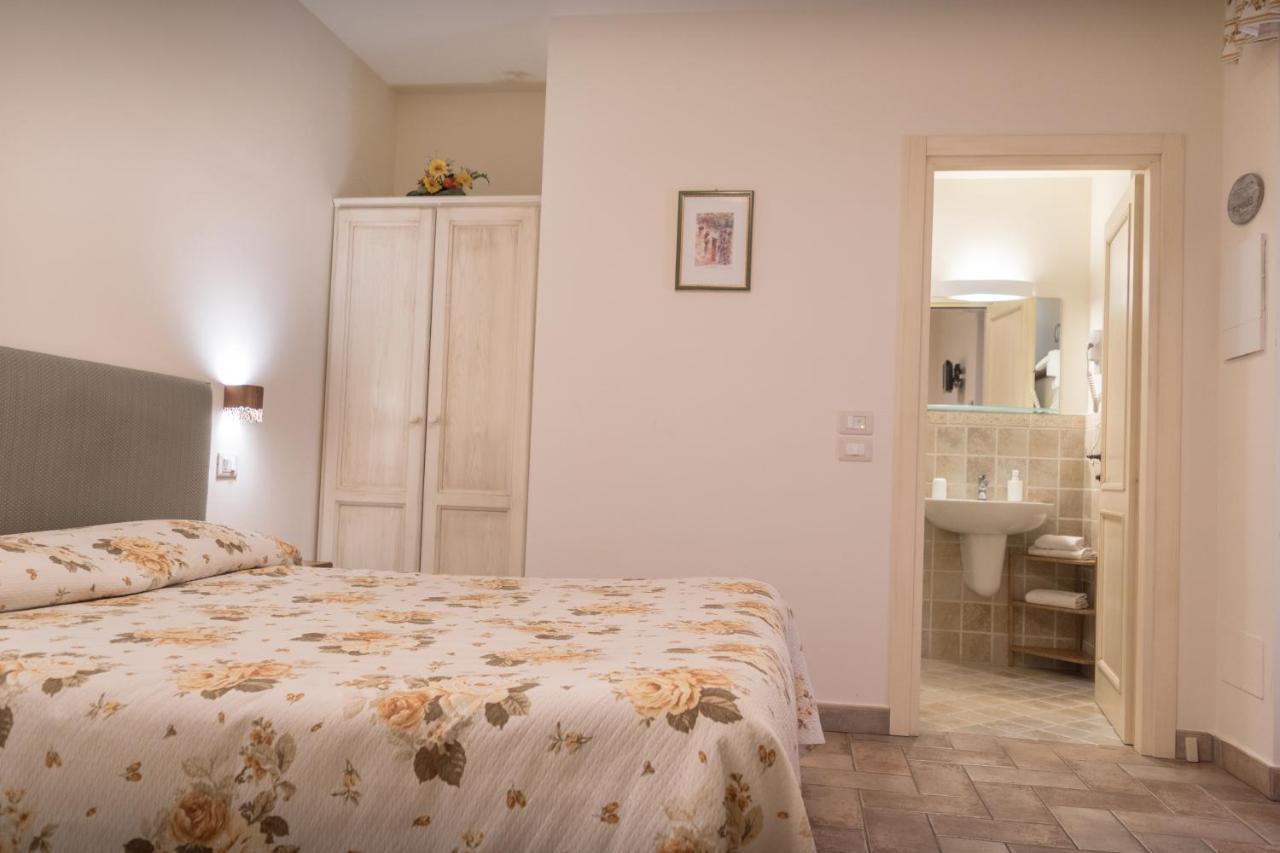 Rosa Di Assisi Acomodação com café da manhã Bastia Umbra Exterior foto