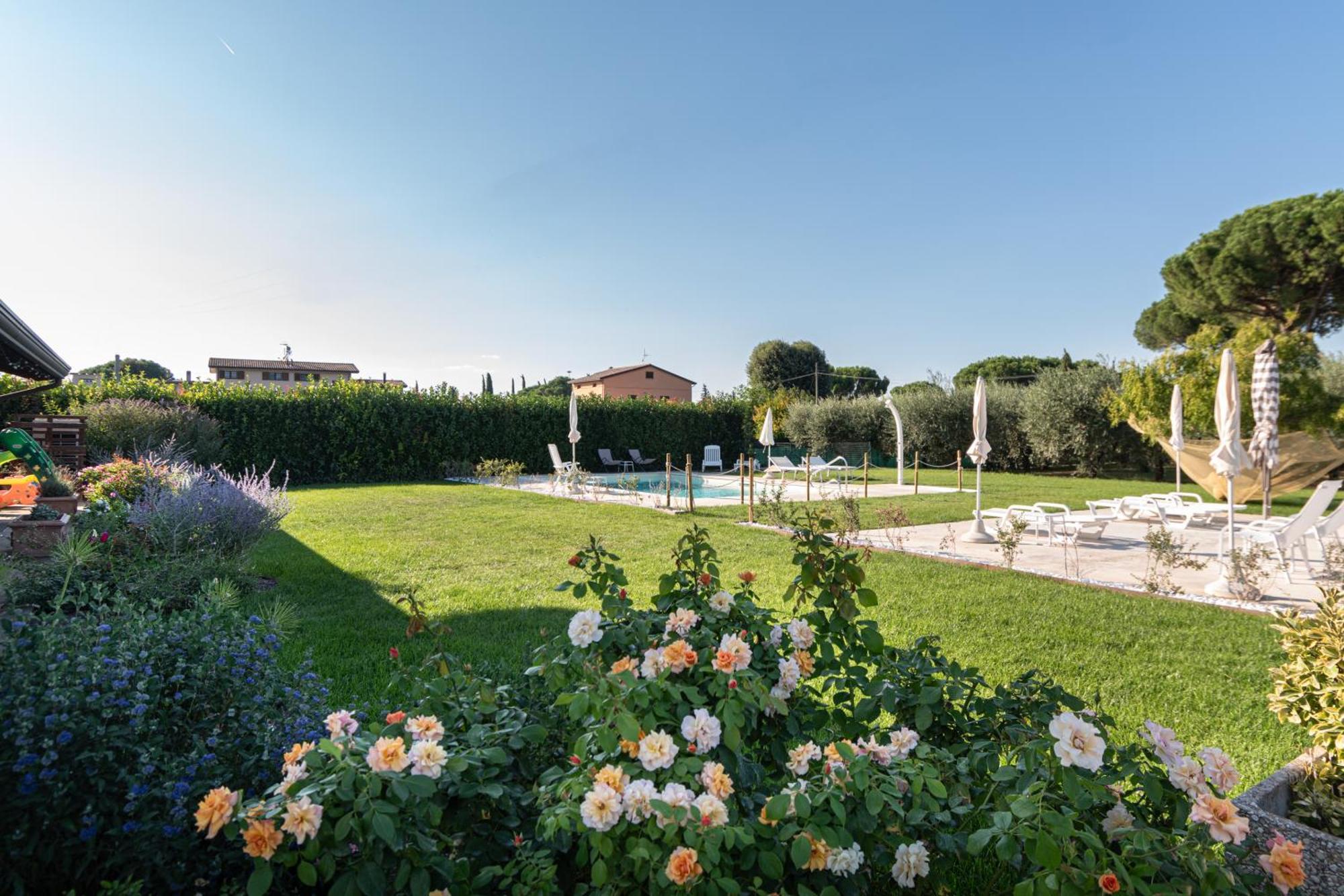 Rosa Di Assisi Acomodação com café da manhã Bastia Umbra Exterior foto