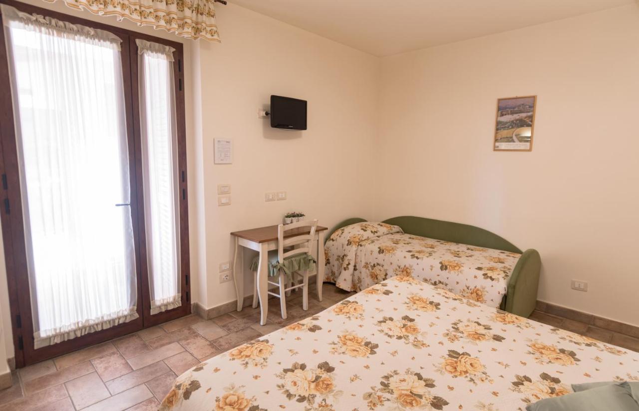 Rosa Di Assisi Acomodação com café da manhã Bastia Umbra Exterior foto