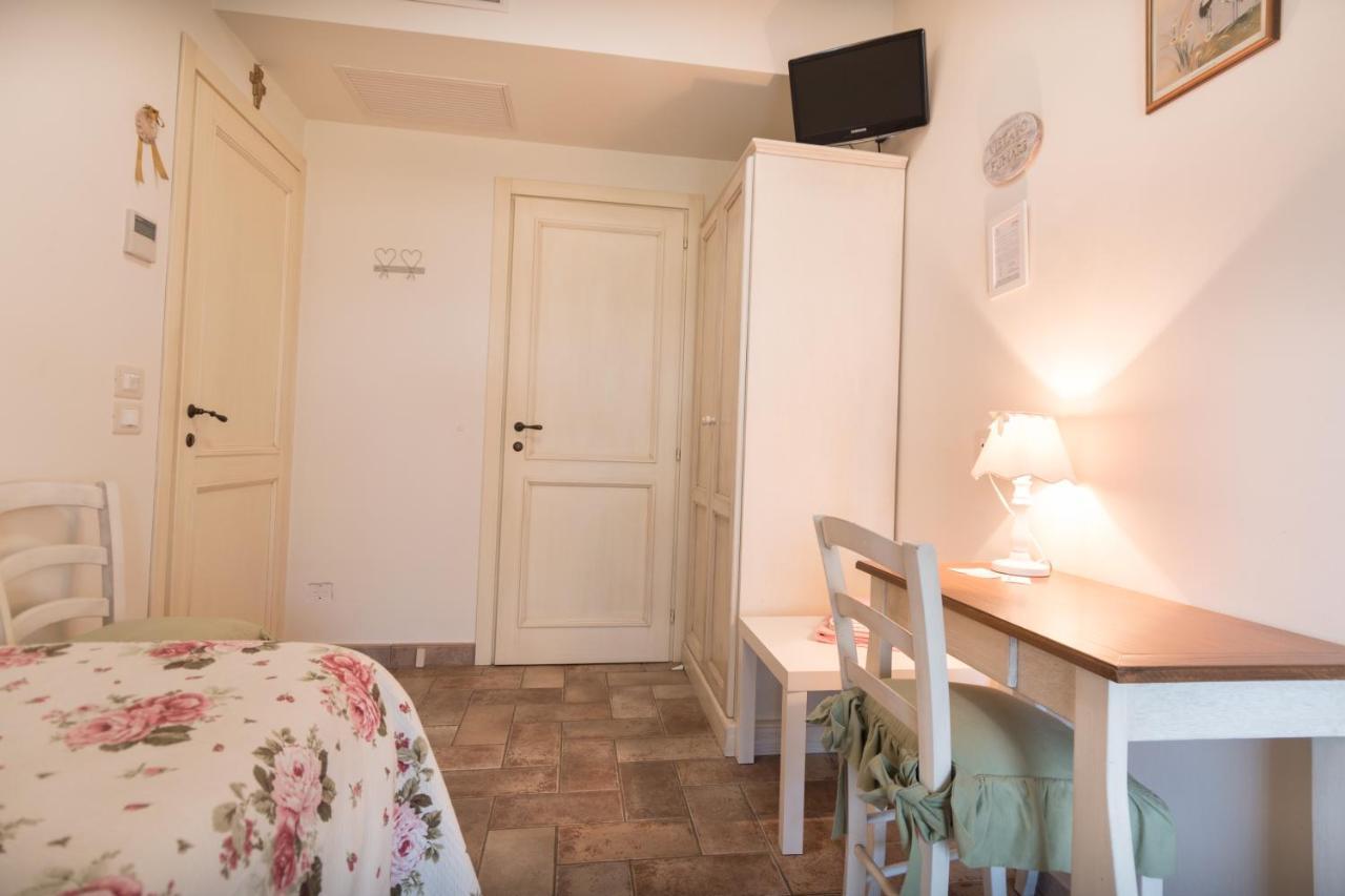 Rosa Di Assisi Acomodação com café da manhã Bastia Umbra Exterior foto
