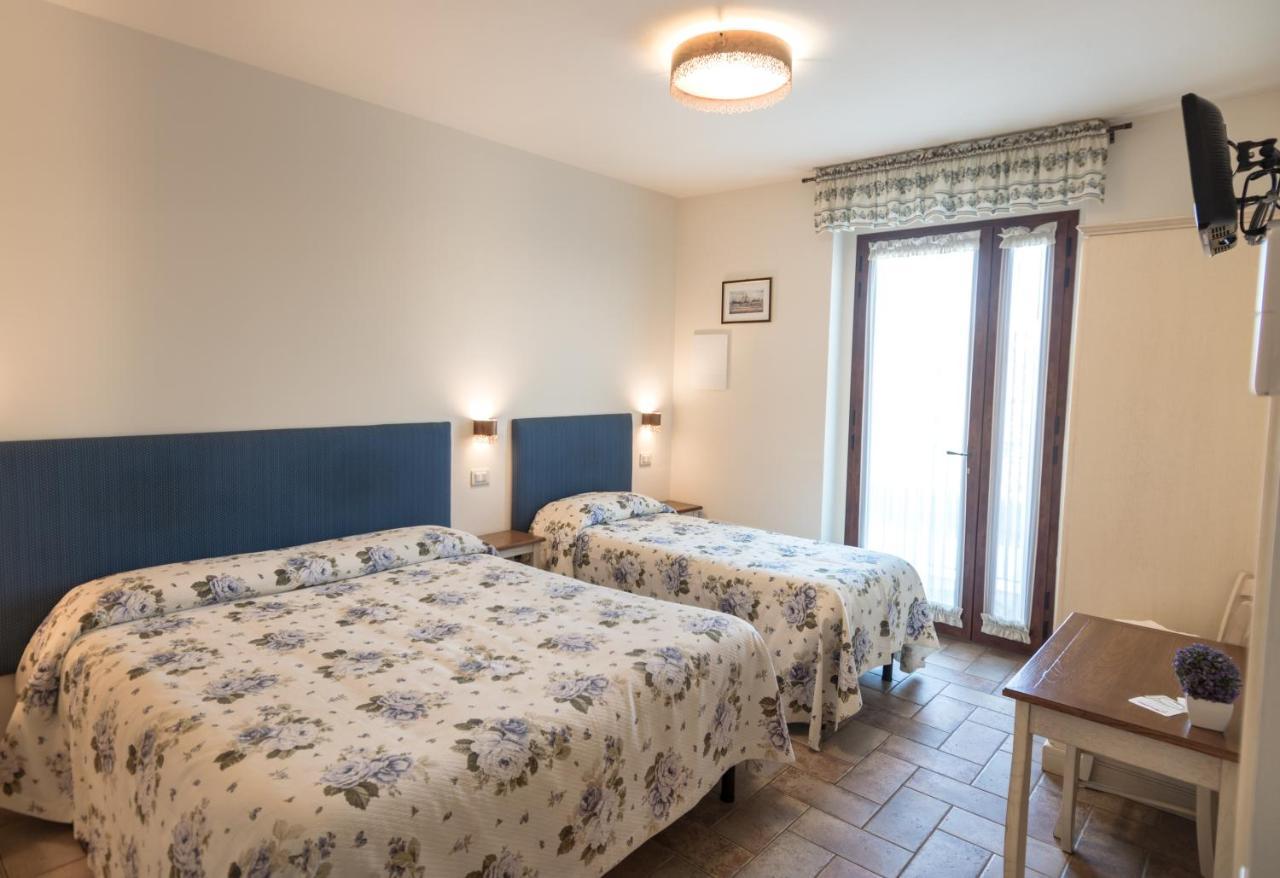 Rosa Di Assisi Acomodação com café da manhã Bastia Umbra Exterior foto
