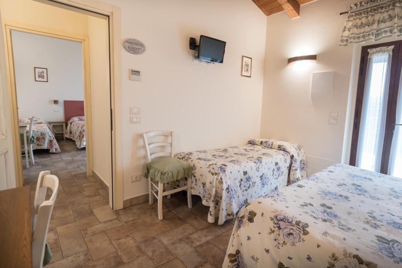 Rosa Di Assisi Acomodação com café da manhã Bastia Umbra Exterior foto