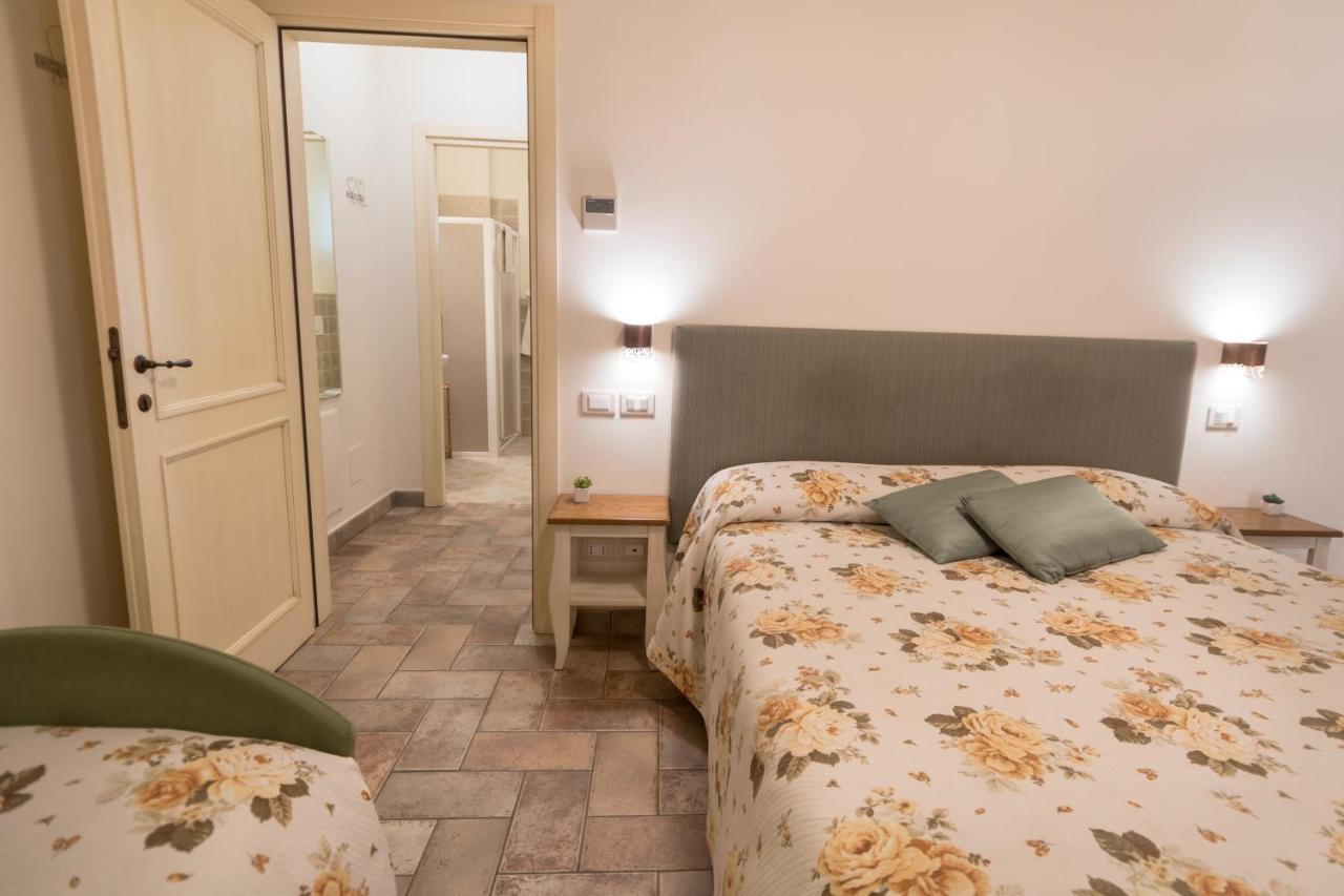 Rosa Di Assisi Acomodação com café da manhã Bastia Umbra Exterior foto