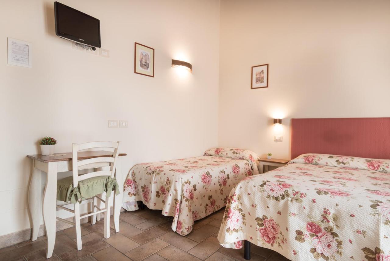 Rosa Di Assisi Acomodação com café da manhã Bastia Umbra Exterior foto